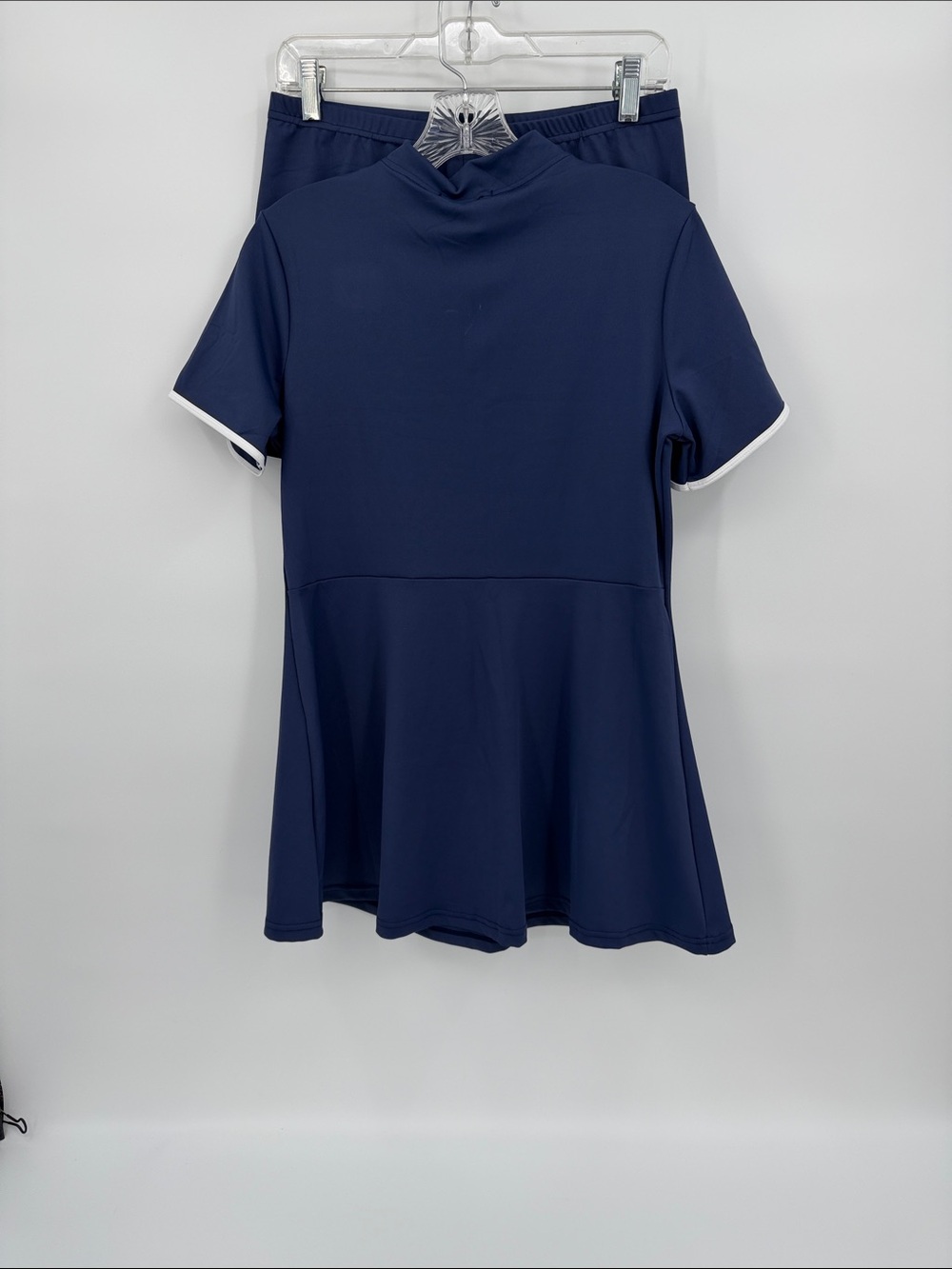 Alo Navy Athletic Zip-Front Top with White Piping with Matching Shorts - Picture 5 of 8